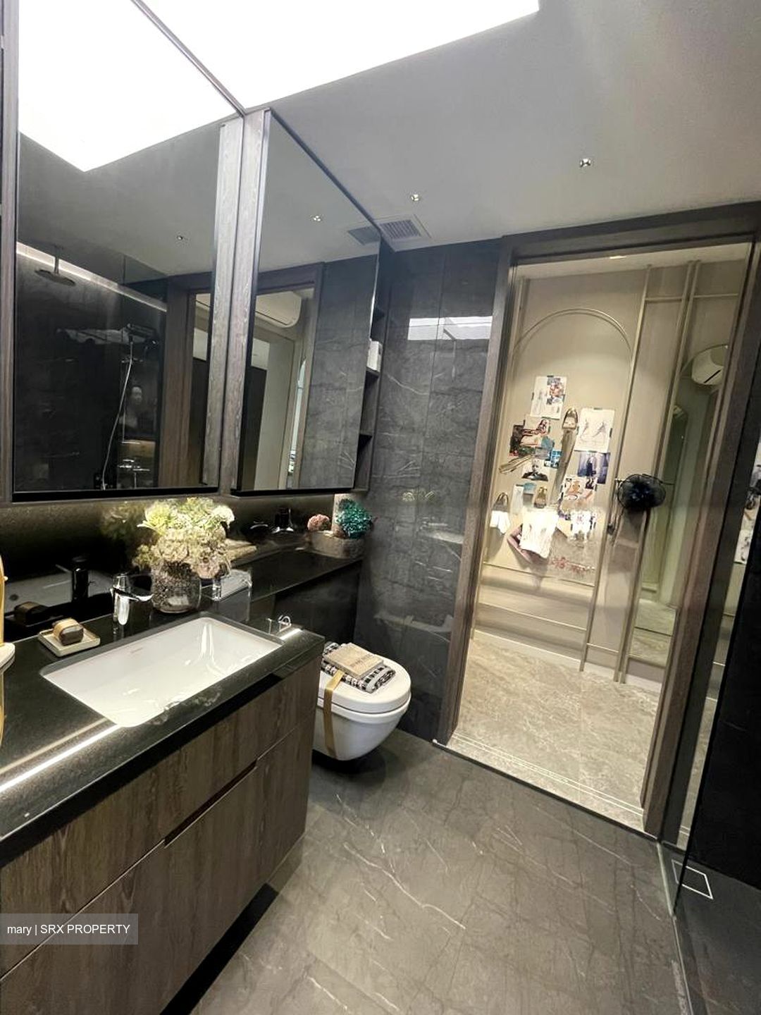 Middle Road (D7), Condominium #470209401